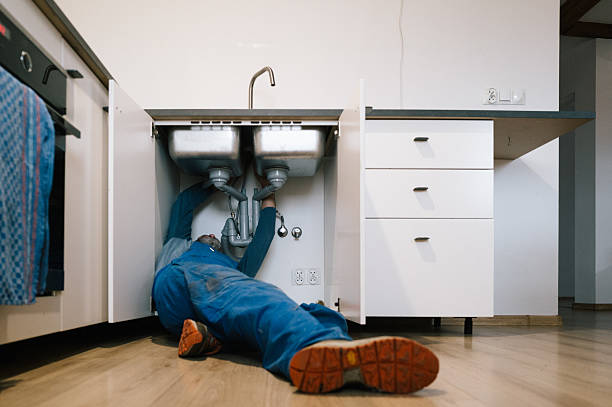 Professional Leak Detection technician working in Taft, FL